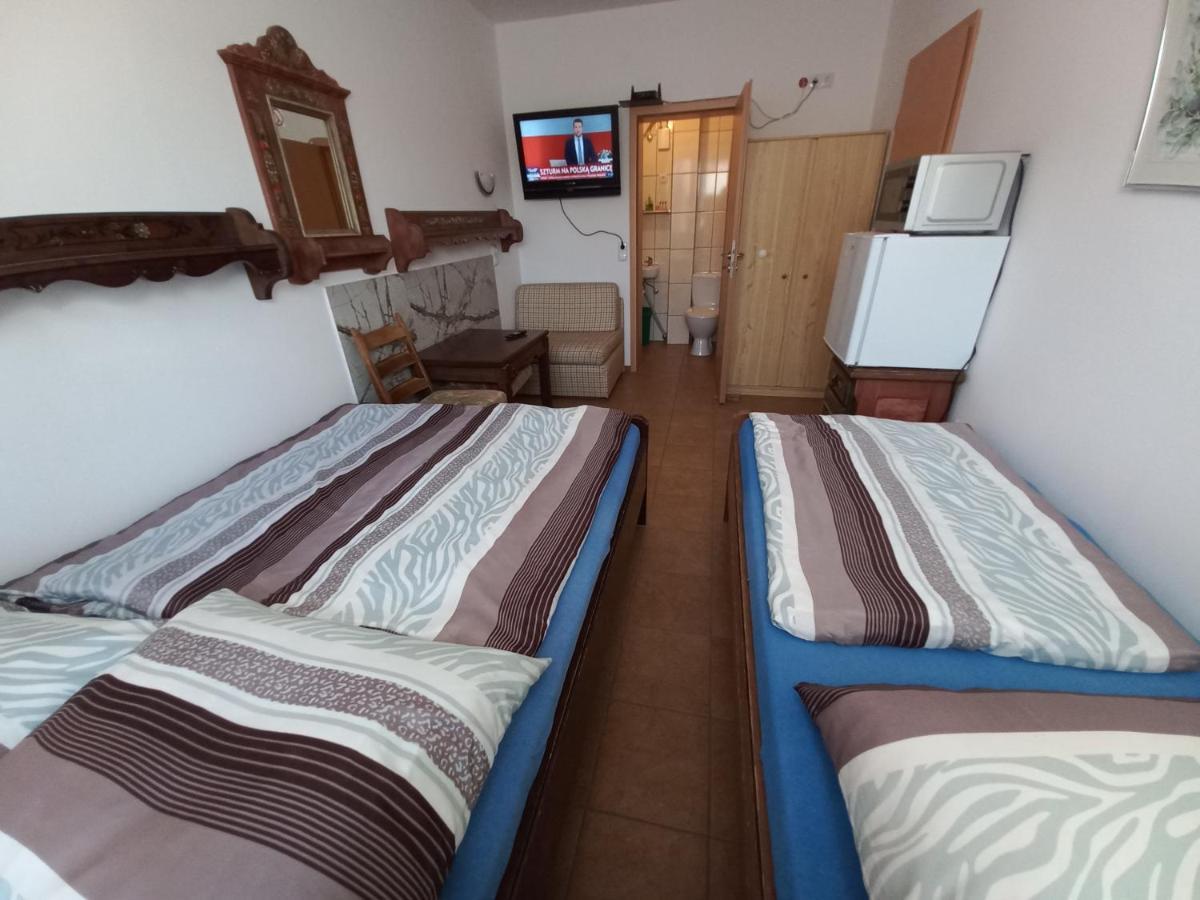 Pokoje Goscinne Dw Antom Dźwirzyno Exterior foto