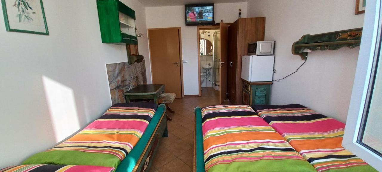 Pokoje Goscinne Dw Antom Dźwirzyno Exterior foto